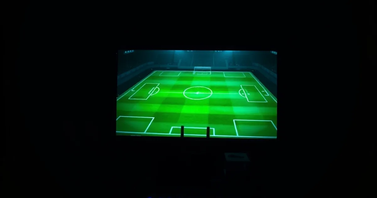 Dunkles Wohnzimmer nachts, beleuchtet vom Schein eines 4K-Fernsehers mit abstraktem grünem Spielfeld-Muster, im Vordergrund ein Router mit blauen LEDs